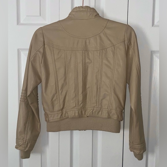 Leather type tan/beige jacket for girls size large (10-12) - Picture 7 of 9